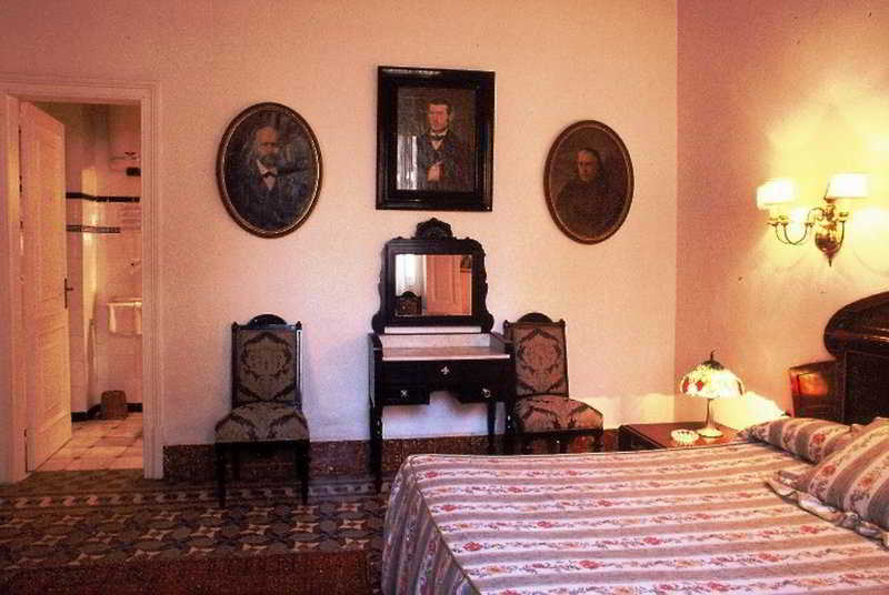 Hotel Medium Renaixenca Sitges Esterno foto