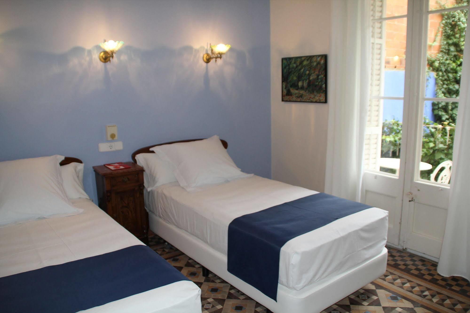 Hotel Medium Renaixenca Sitges Esterno foto