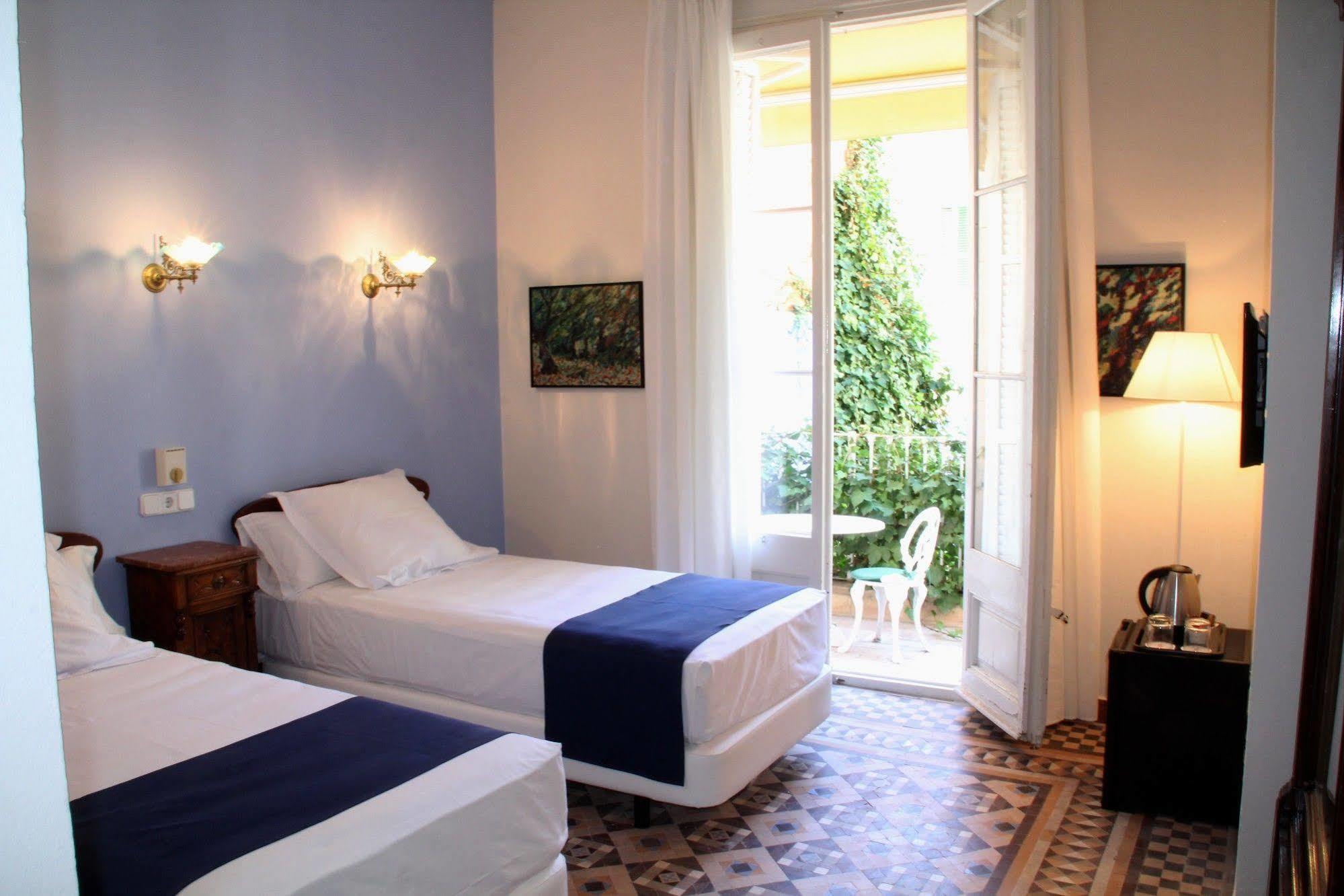 Hotel Medium Renaixenca Sitges Esterno foto
