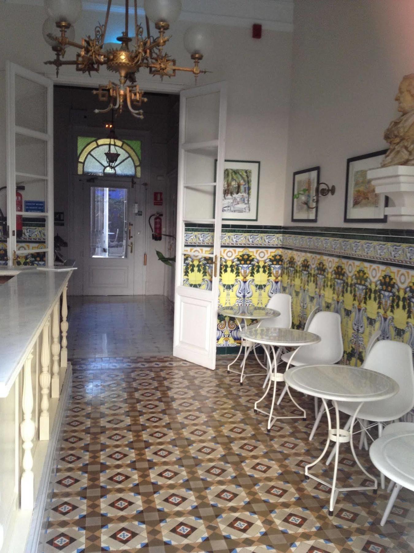 Hotel Medium Renaixenca Sitges Esterno foto