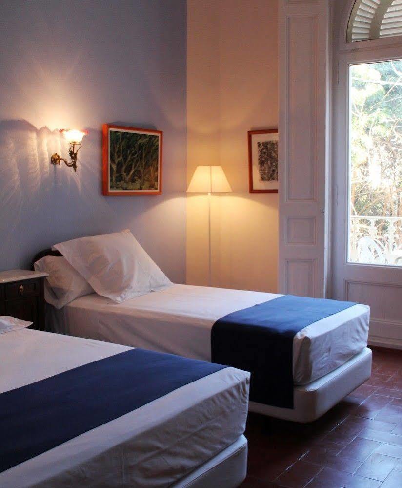 Hotel Medium Renaixenca Sitges Esterno foto